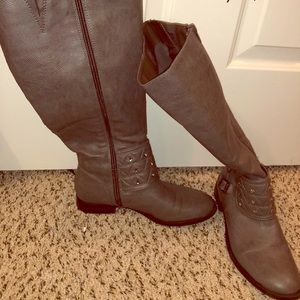 Vera Wang leather boots. Worn once only